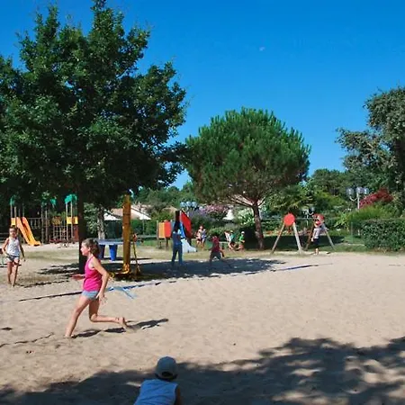 Bungalow Camping Les Ecureuils * Biscarrosse