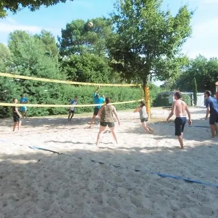 Bungalow Camping Les Ecureuils * Biscarrosse
