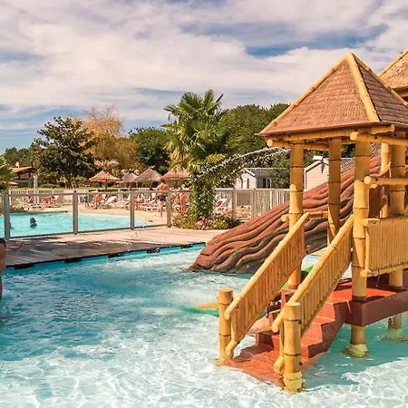 Bungalow Camping Les Ecureuils
