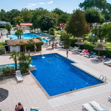 Bungalow Camping Les Ecureuils