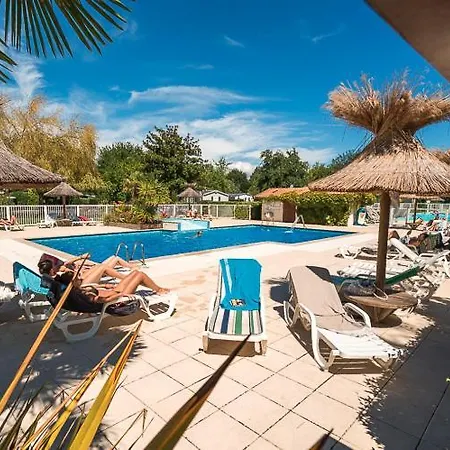 Bungalow Camping Les Ecureuils Κάμπινγκ