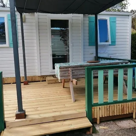Bungalow Camping Les Ecureuils Κάμπινγκ *