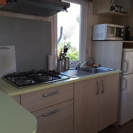 Bungalow Camping Les Ecureuils Κάμπινγκ *